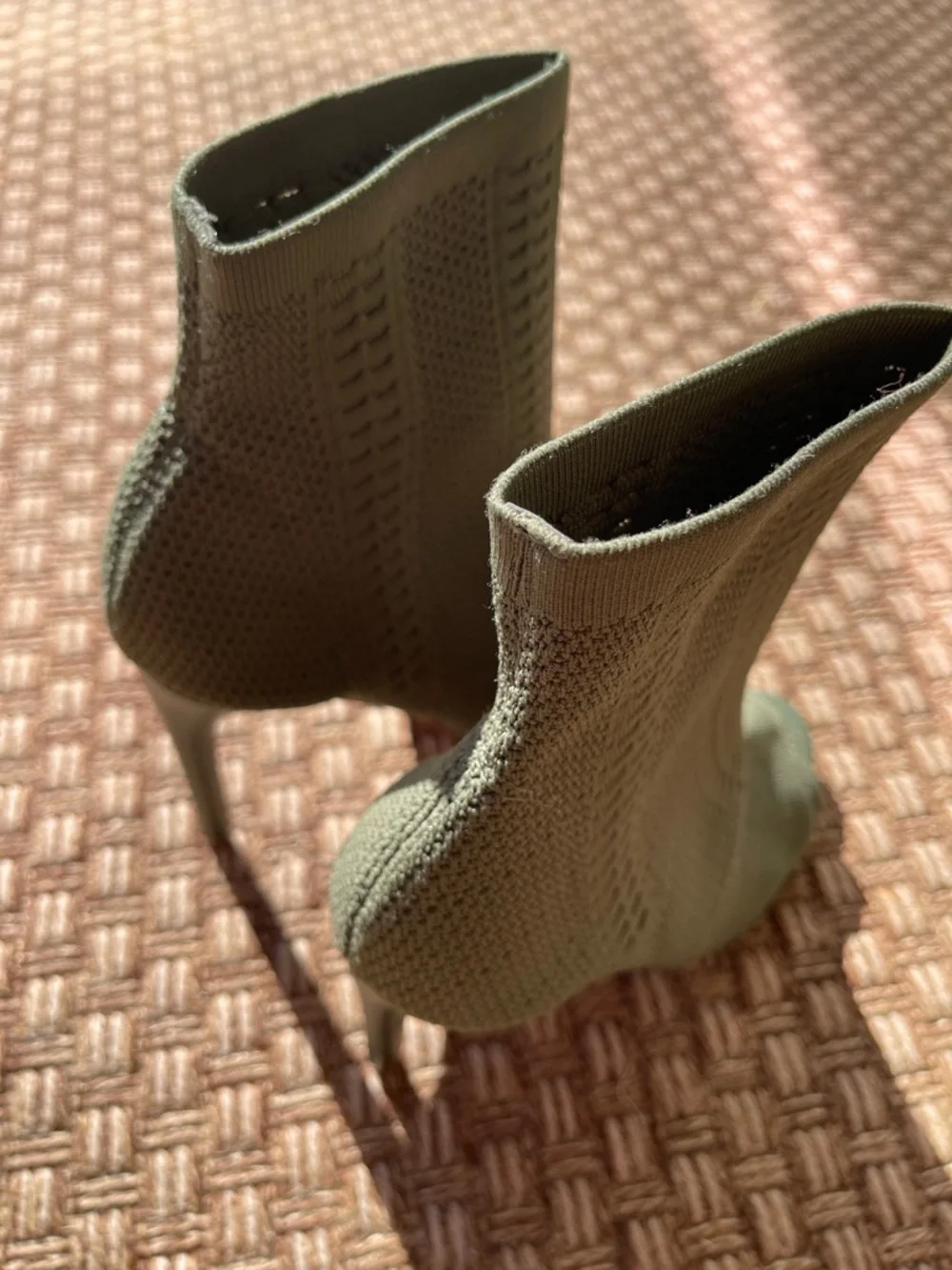 Steve Madden Olive Peep Toe Candid Knit Sock Heels🍸 - Picture 8 of 11